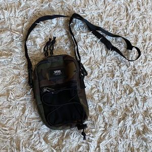 Vans camo bail shoulder bag